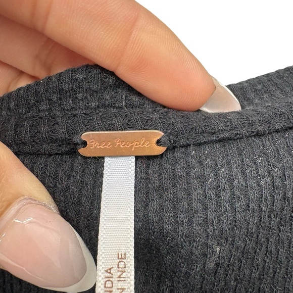 Free People Amara Embroidered Sleeve Thermal V Neck Top Black Pink Floral XS - Picture 9 of 12